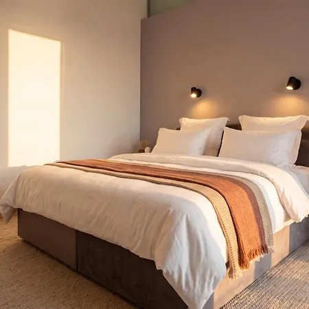 The Crown Marina Apartment Larnaca